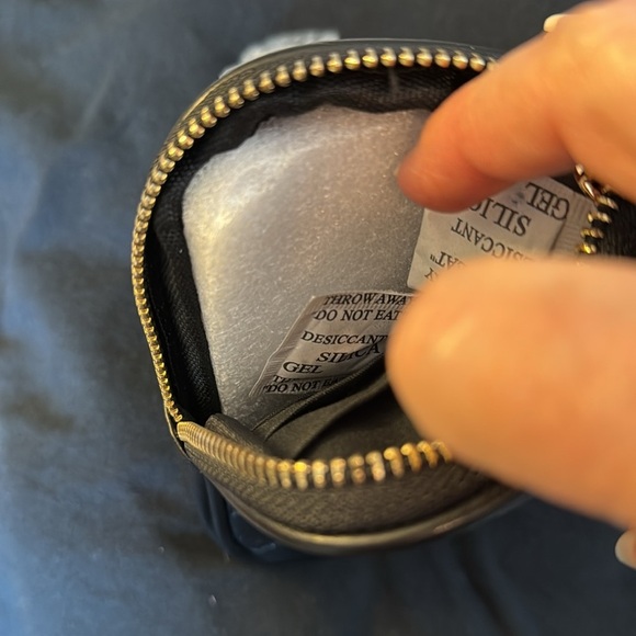 Badgley Mischka Black Quilted Phone Case - Picture 4 of 4